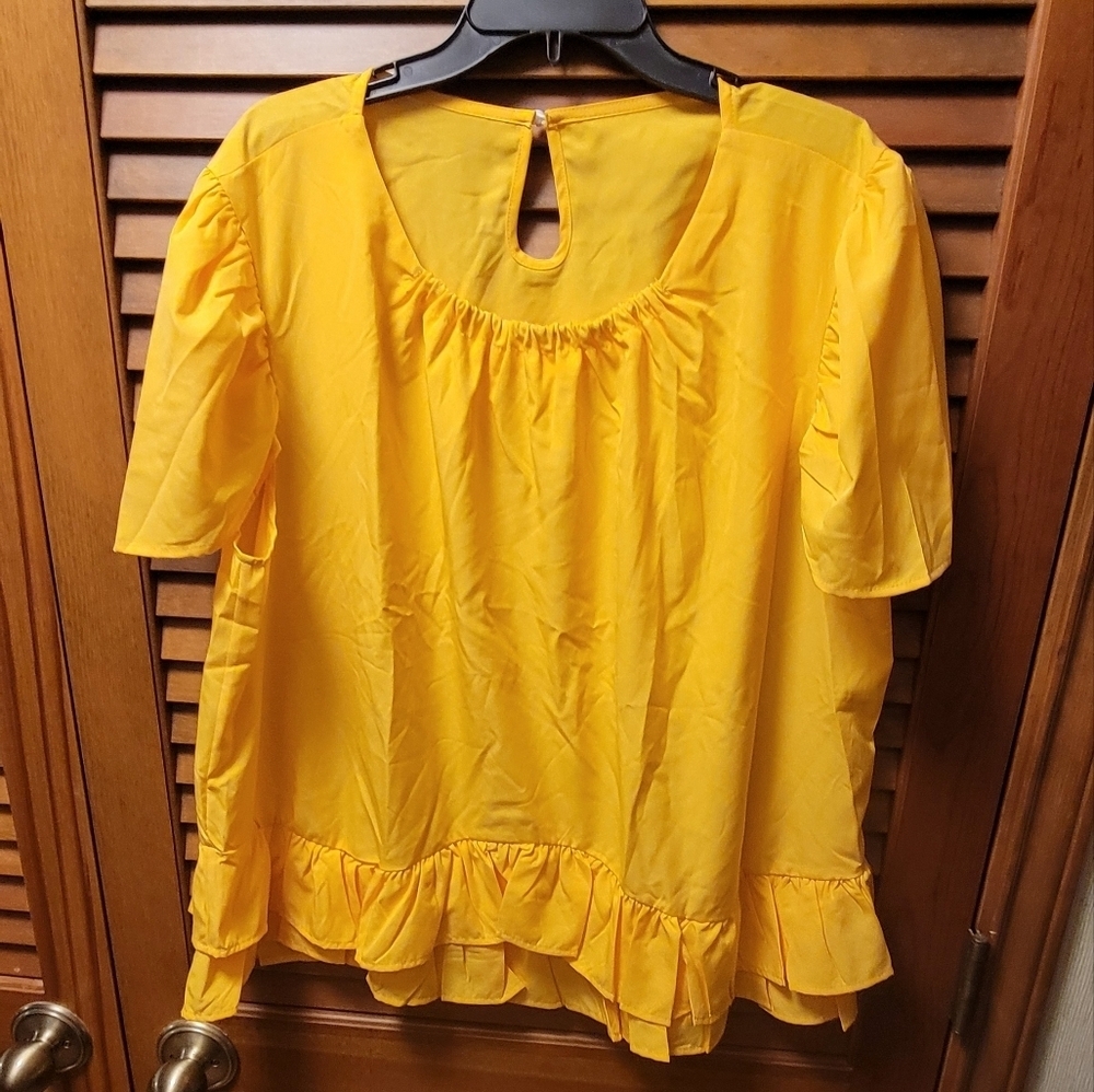 Yellow/Orange Ruffled Hem Keyhole Short Sleeve Top 3xl
